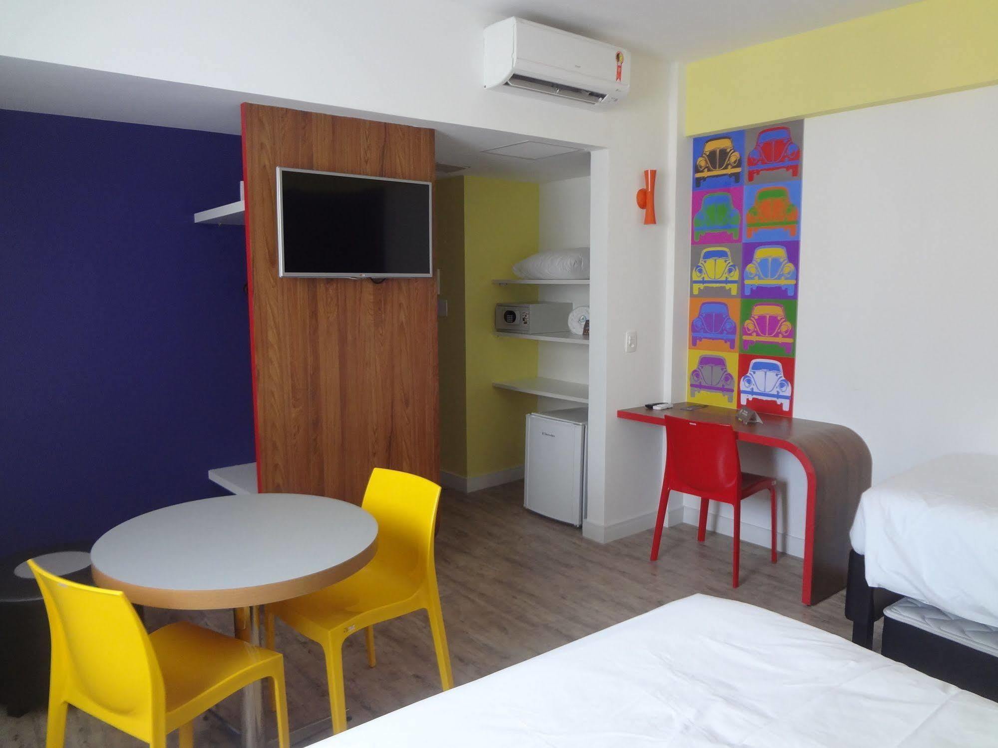Hotel Ibis Styles - 1 Quadra Do Mar 3*
